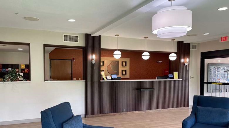 <b>Comfort Suites near Seaworld Lobby</b>. Images powered by <a href="https://iceportal.shijigroup.com/" title="IcePortal" target="_blank">IcePortal</a>.