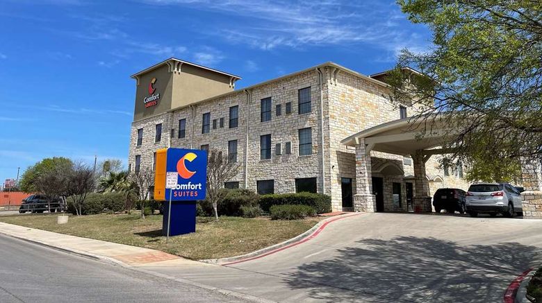 Comfort Suites near Seaworld Exterior. Images powered by <a href="https://iceportal.shijigroup.com" target="_blank" rel="noopener">Ice Portal</a>.