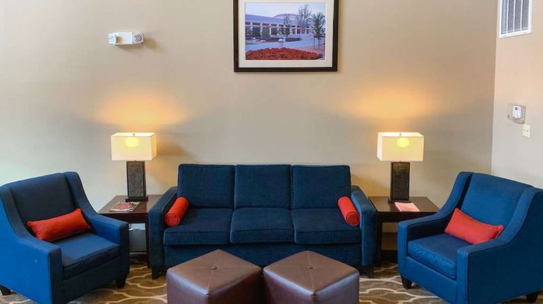 <b>Comfort Suites College Station Texas Ave Lobby</b>. Images powered by <a href="https://iceportal.shijigroup.com/" title="IcePortal" target="_blank">IcePortal</a>.