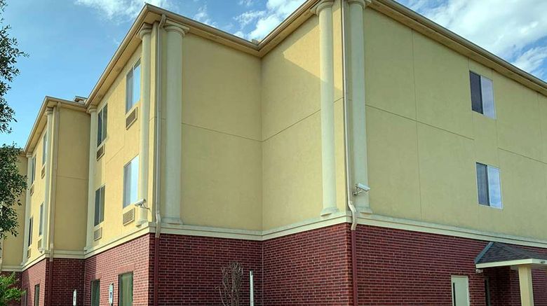 <b>Comfort Suites College Station Texas Ave Exterior</b>. Images powered by <a href="https://iceportal.shijigroup.com/" title="IcePortal" target="_blank">IcePortal</a>.