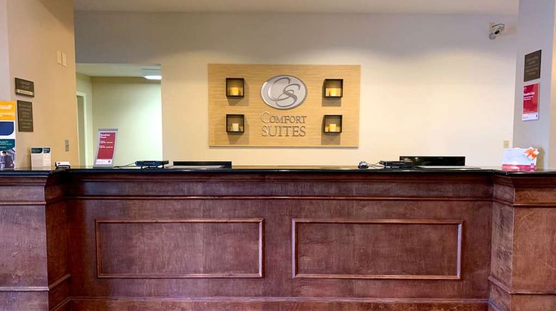 <b>Comfort Suites College Station Texas Ave Lobby</b>. Images powered by <a href="https://iceportal.shijigroup.com/" title="IcePortal" target="_blank">IcePortal</a>.