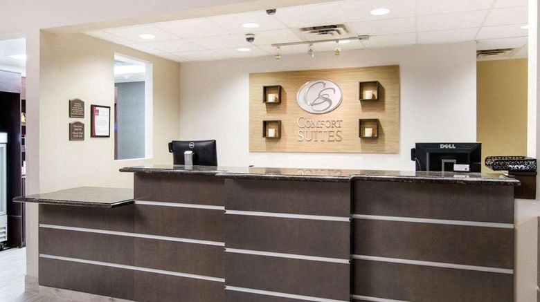 <b>Comfort Suites Lobby</b>. Images powered by <a href="https://iceportal.shijigroup.com/" title="IcePortal" target="_blank">IcePortal</a>.