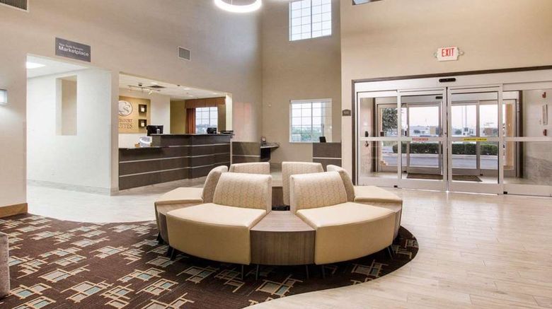 <b>Comfort Suites Lobby</b>. Images powered by <a href="https://iceportal.shijigroup.com/" title="IcePortal" target="_blank">IcePortal</a>.