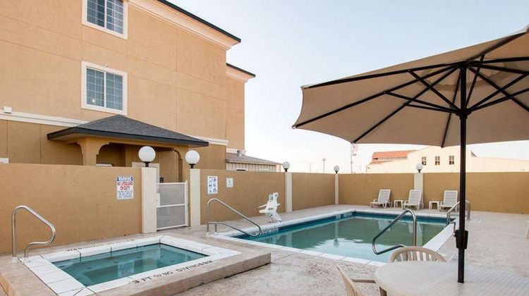 Comfort Suites Pool