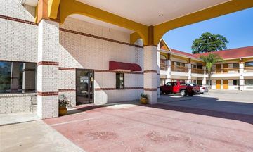 Rodeway Inn & Suites - Humble