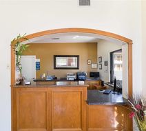 Rodeway Inn & Suites - Humble Lobby