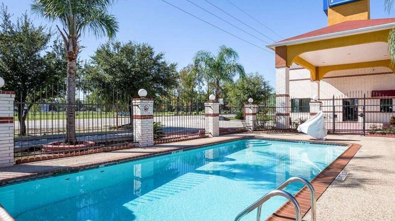 <b>Rodeway Inn & Suites - Humble Pool</b>. Images powered by <a href="https://iceportal.shijigroup.com/" title="IcePortal" target="_blank">IcePortal</a>.