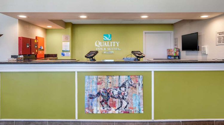 Quality Inn & Suites Fort Worth Lobby