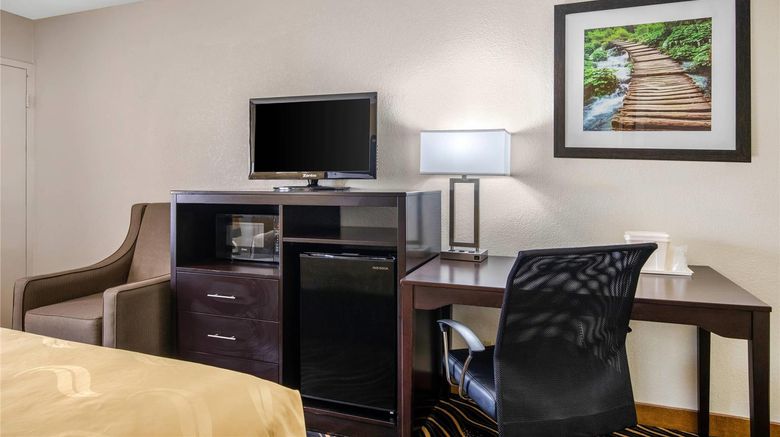 <b>Quality Inn & Suites Fort Worth Room</b>. Images powered by <a href="https://iceportal.shijigroup.com/" title="IcePortal" target="_blank">IcePortal</a>.