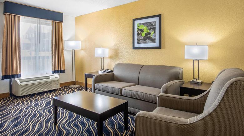 <b>Quality Inn & Suites Fort Worth Suite</b>. Images powered by <a href="https://iceportal.shijigroup.com/" title="IcePortal" target="_blank">IcePortal</a>.