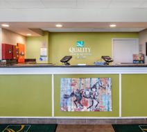 Quality Inn & Suites Fort Worth Lobby