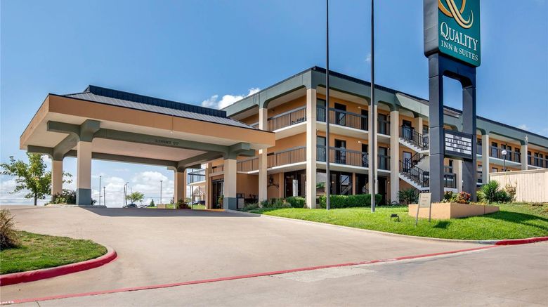 <b>Quality Inn & Suites Fort Worth Exterior</b>. Images powered by <a href="https://iceportal.shijigroup.com/" title="IcePortal" target="_blank">IcePortal</a>.