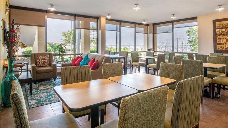 <b>Quality Inn & Suites Fort Worth Restaurant</b>. Images powered by <a href="https://iceportal.shijigroup.com/" title="IcePortal" target="_blank">IcePortal</a>.