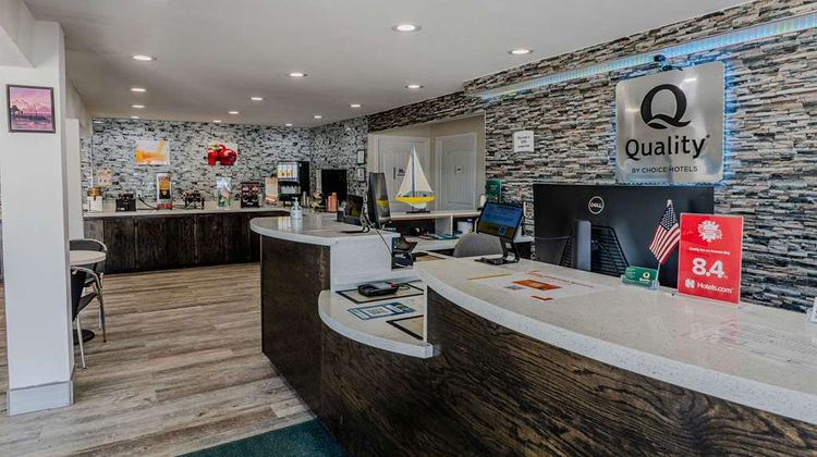 Quality Inn Sportsman Manor Motel Lobby