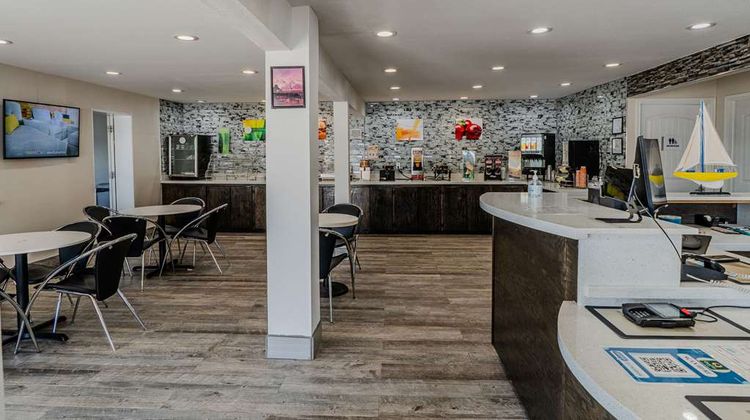 Quality Inn Sportsman Manor Motel Lobby