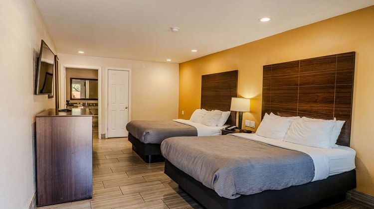 Quality Inn Sportsman Manor Motel Room