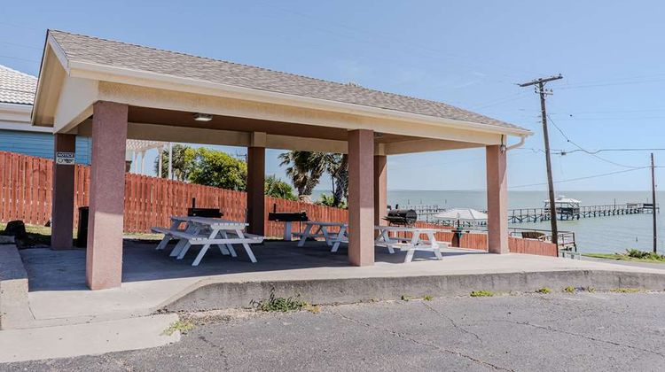 Quality Inn Sportsman Manor Motel Exterior