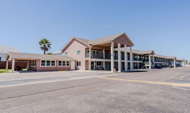 Quality Inn Sportsman Manor Motel Exterior
