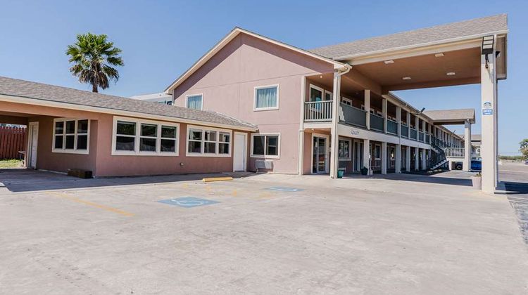 Quality Inn Sportsman Manor Motel Exterior