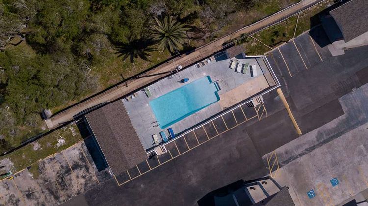 Quality Inn Sportsman Manor Motel Pool