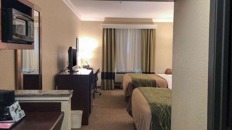 <b>Comfort Inn Room</b>. Images powered by <a href="https://iceportal.shijigroup.com/" title="IcePortal" target="_blank">IcePortal</a>.