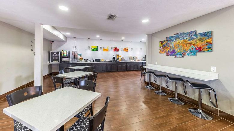 <b>Quality Inn & Suites Canton Restaurant</b>. Images powered by <a href="https://iceportal.shijigroup.com/" title="IcePortal" target="_blank">IcePortal</a>.
