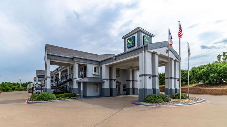 <b>Quality Inn & Suites Canton Exterior</b>. Images powered by <a href="https://iceportal.shijigroup.com/" title="IcePortal" target="_blank">IcePortal</a>.