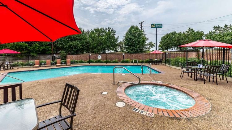 Quality Inn & Suites Canton Pool