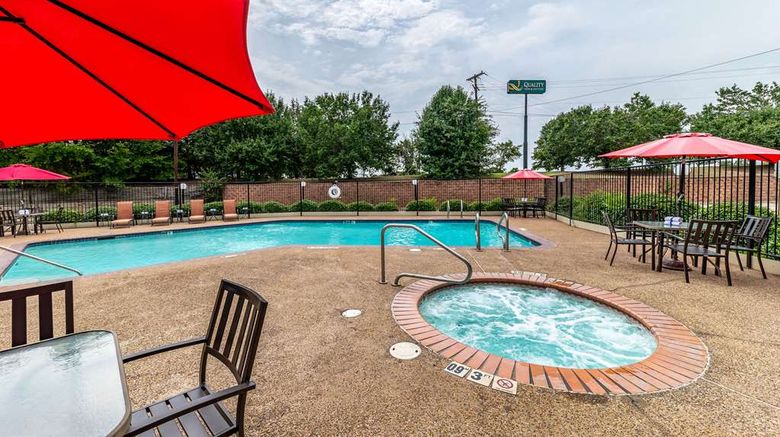 <b>Quality Inn & Suites Canton Pool</b>. Images powered by <a href="https://iceportal.shijigroup.com/" title="IcePortal" target="_blank">IcePortal</a>.