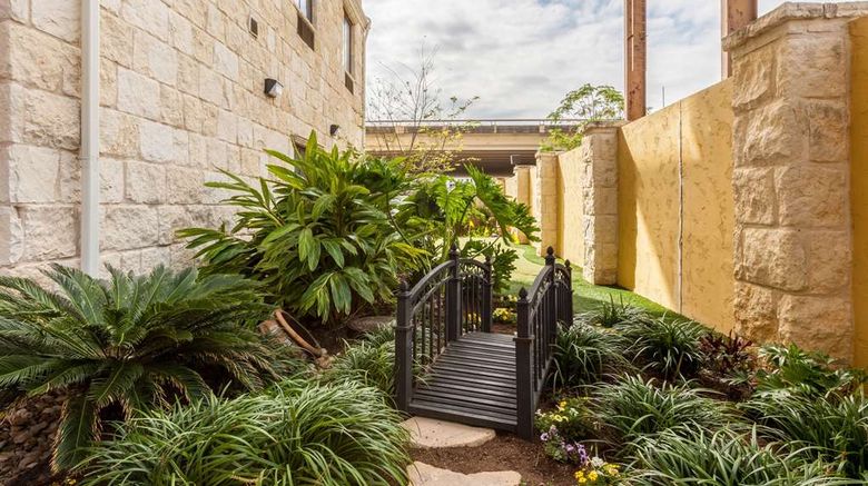 <b>Comfort Suites Alamo/Riverwalk Exterior</b>. Images powered by <a href="https://iceportal.shijigroup.com/" title="IcePortal" target="_blank">IcePortal</a>.