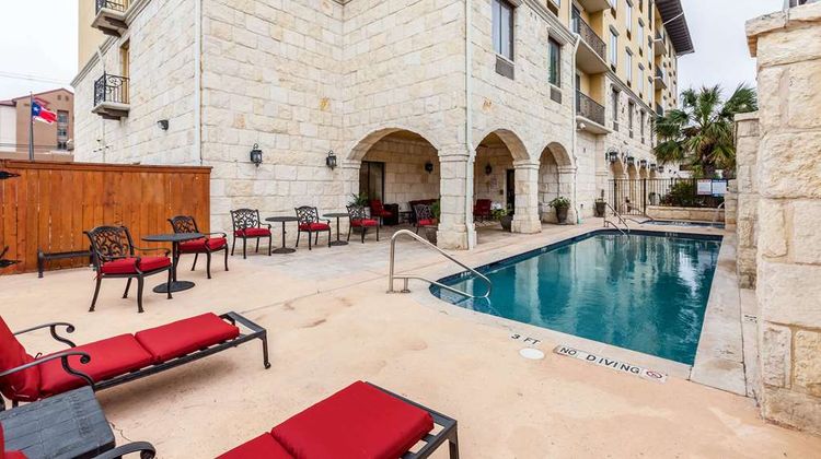 Comfort Suites Alamo/Riverwalk Pool