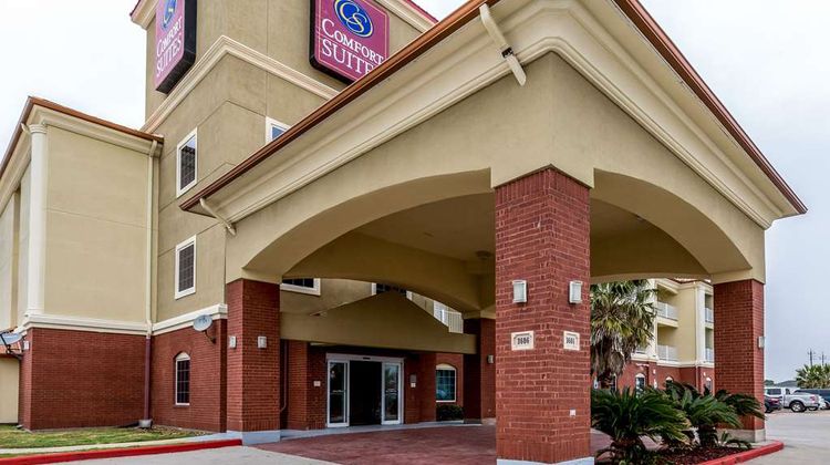 Comfort Suites Exterior