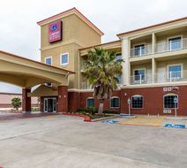 Comfort Suites Exterior