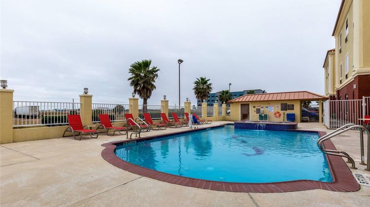 Comfort Suites Pool