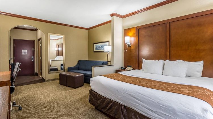 Comfort Suites Suite