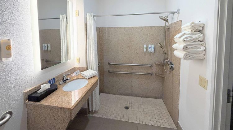 Comfort Suites Room