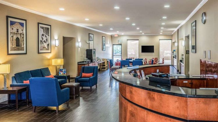 Comfort Suites Near Texas State Univ. Lobby