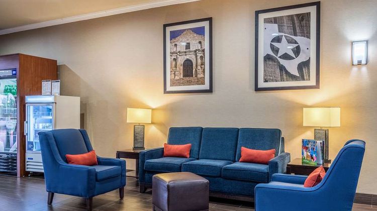 Comfort Suites Near Texas State Univ. Lobby