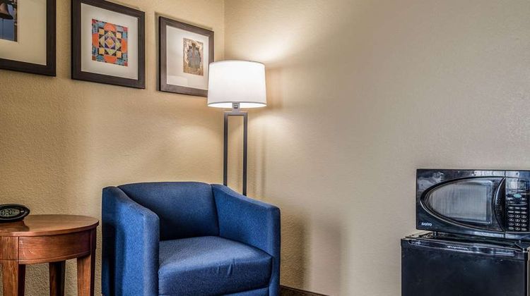 Comfort Suites Near Texas State Univ. Suite