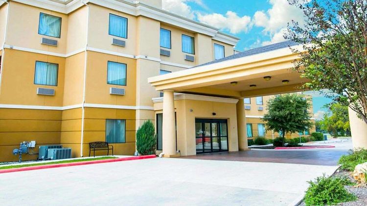 Sleep Inn & Suites Exterior