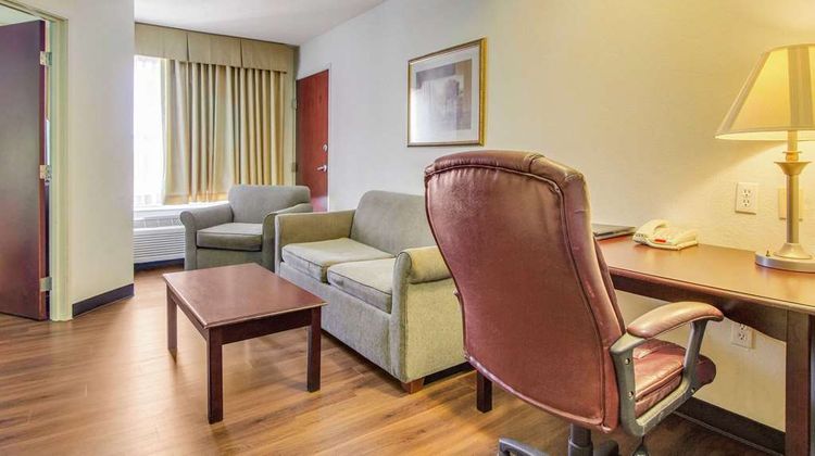 MainStay Suites Texas Medical Center Suite