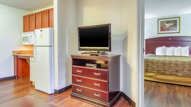 MainStay Suites Texas Medical Center Suite