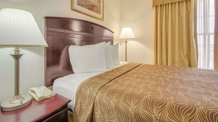 MainStay Suites Texas Medical Center Room