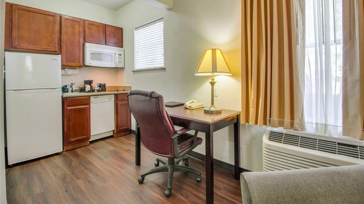 MainStay Suites Texas Medical Center Suite