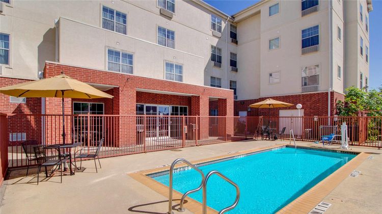 MainStay Suites Texas Medical Center Pool