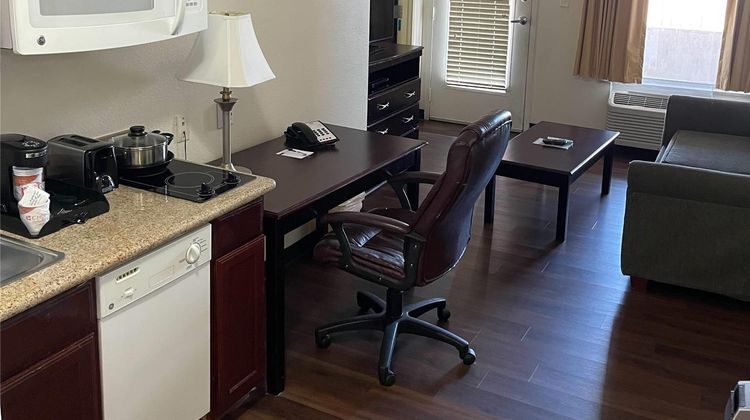 MainStay Suites Texas Medical Center Room