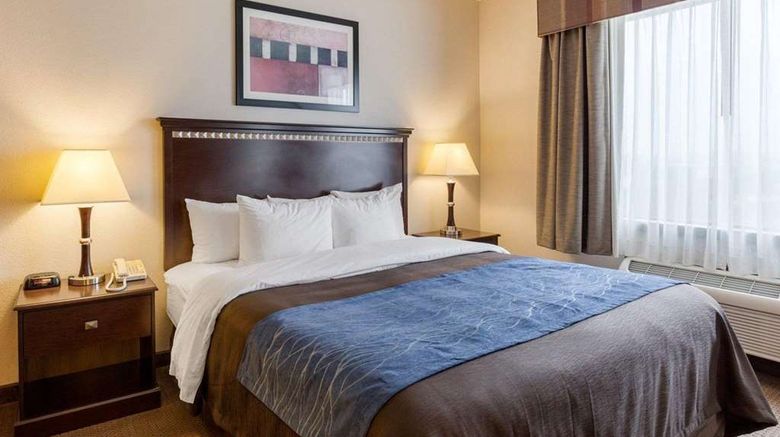 <b>Comfort Inn and Suites Winnie Suite</b>. Images powered by <a href="https://iceportal.shijigroup.com/" title="IcePortal" target="_blank">IcePortal</a>.