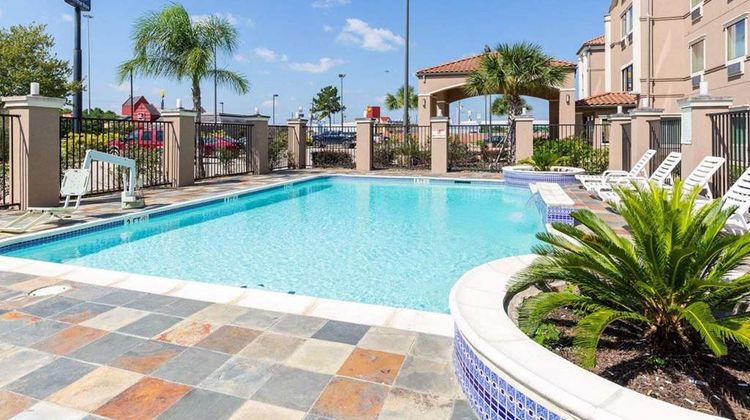 Comfort Inn and Suites Winnie Pool