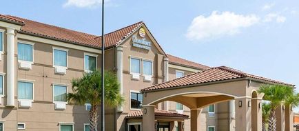 Comfort Inn and Suites Winnie Exterior
