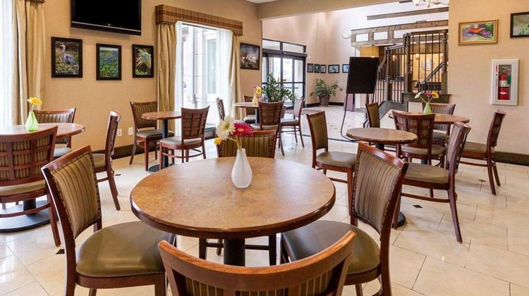 Comfort Inn and Suites Winnie Restaurant